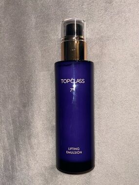 Charmzone Top Class Lifting Emulsion
120ml (4.05oz)